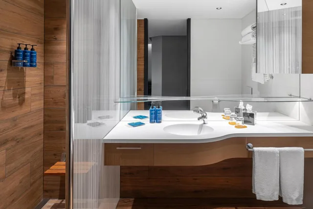 غرفة سوبيريور بشرفة، Radisson Blu Hotel, Bergamo ChorusLife 5/6