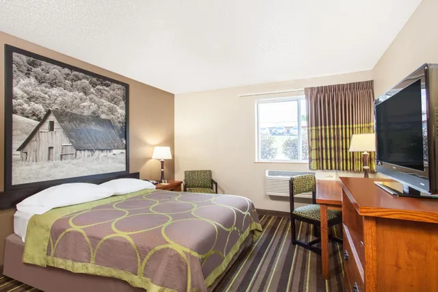 جناح بسرير كوين، Super 8 by Wyndham Richlands/Claypool Hill Area 1/5
