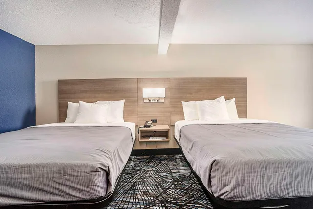 غرفة بسريرين كوين، Rodeway Inn Grand Haven - Mi 4/8