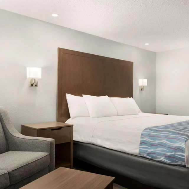 غرفة بسرير كينج، Gatlinburg River Inn 4/9