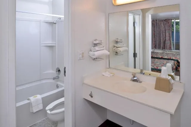 غرفة بسرير كينج، Budget Inn Greenville By Hotel O I-85 9/10
