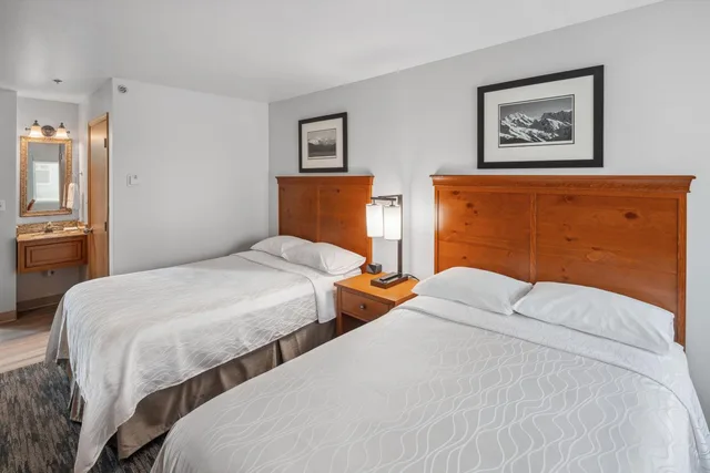 Room, 2 Double Beds, Bay View، Edgewater Hotel Seward 2/10