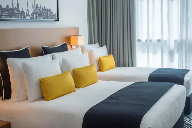 غرفة ثلاثية بسرير فردي، Tryp By Wyndham Dubai 2/5