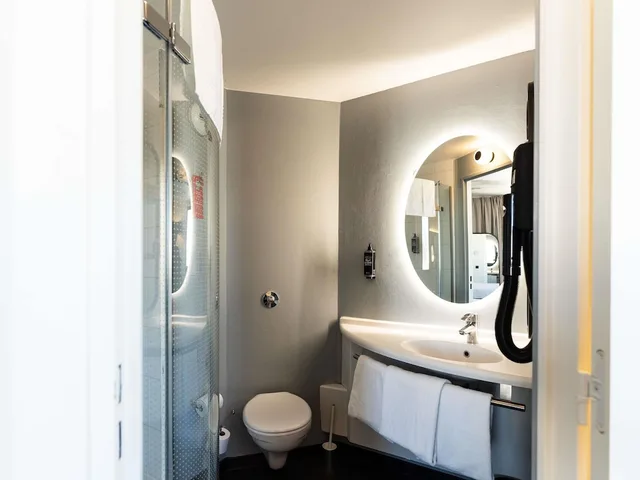 غرفة قياسية بسرير مزدوج مع أريكة، Ibis Marseille Centre Euromed 7/7