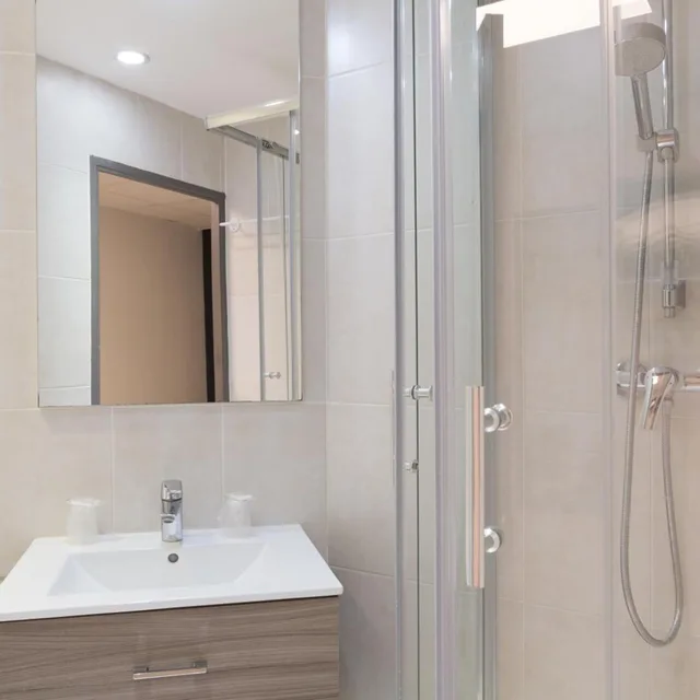 غرفة مفردة، Lille City Hotel 8/11