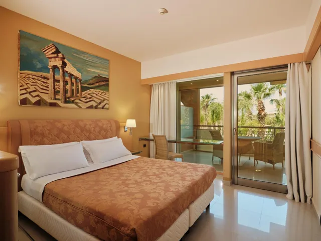 غرفة سوبيريور بسرير مزدوج أو سريرين منفصلين بإطلالة على المسبح، Acacia Resort 1/2