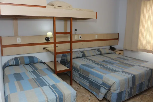 غرفة قياسية رباعية بسرير مزدوج وسريرين منفصلين، Mar Hotel 2/10
