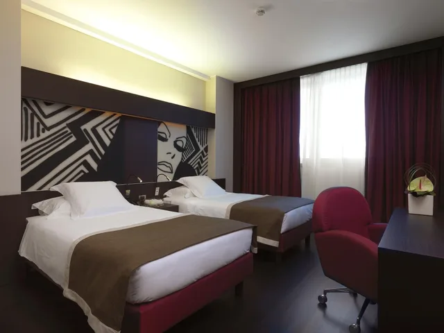 غرفة كلاسيكية بسريرين منفصلين لذوي الإعاقة، Crowne Plaza Milan City 3/8