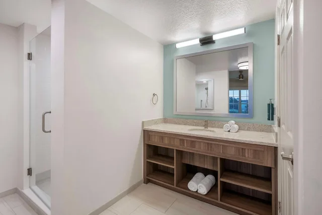 جناح بسرير كينج بغرفتي نوم، Hilton Vacation Club Aqua Sol Orlando West 10/10