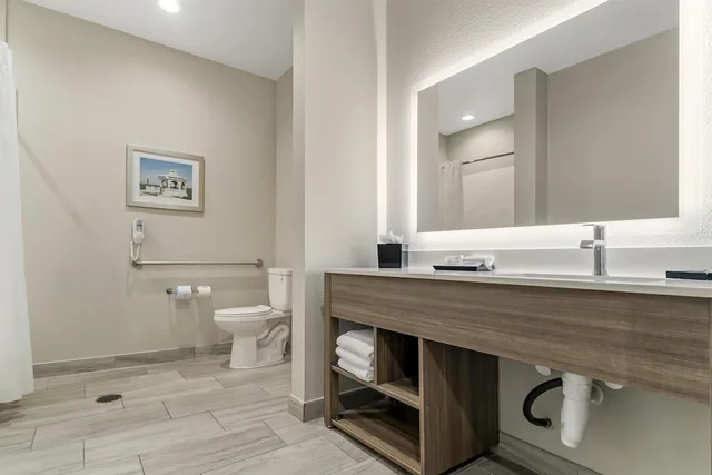 غرفة قياسية بسرير كينج مع أريكة بمطبخ صغير لذوي الإعاقة، Executive Residency By Best Western Corpus Christi 5/5