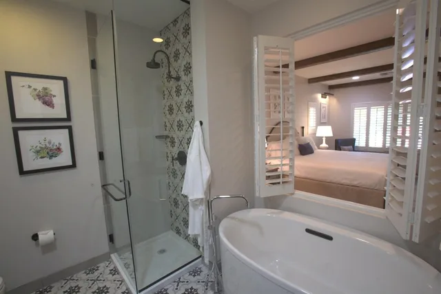 غرفة بسرير كينج، The Lodge at Healdsburg, tapestry Collection by Hilton 3/7
