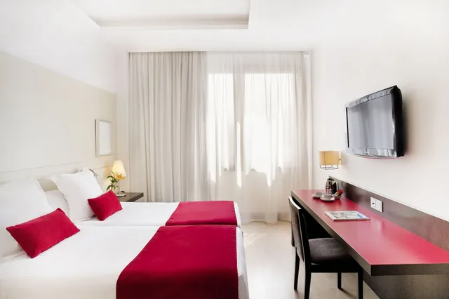 غرفة بريميوم بسرير مزدوج، Grupotel Gran Via 678 Hotel 1/5