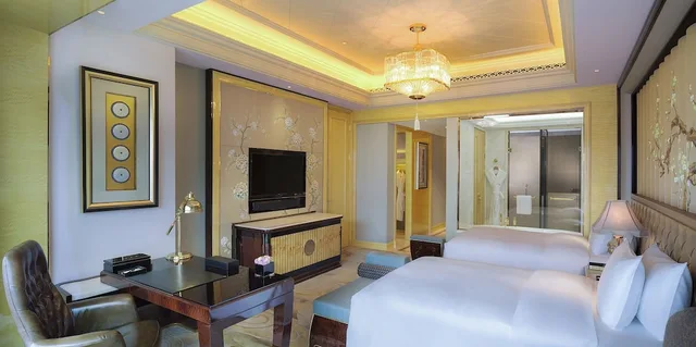 Grand, Deluxe, Twin Beds, Wanda Reign Wuhan 1/6