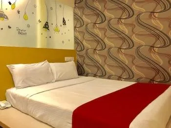 غرفة قياسية بسرير كينج، 8 Days Boutique Hotel Mount Austin 1/2