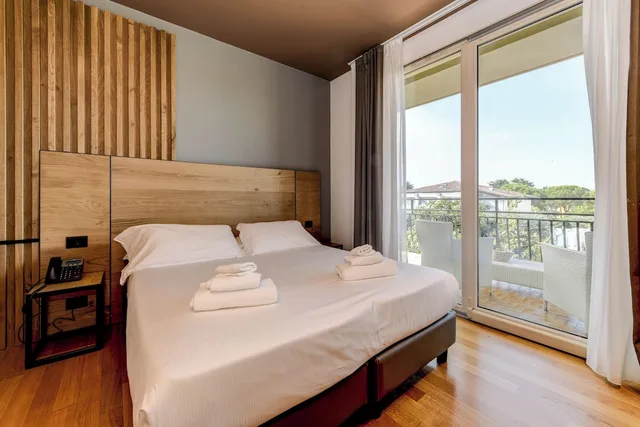 Arya, Suite, Double Bed, 2 Sofa, Small، Best Western Hotel Arya 1/5