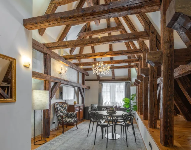 Family, Attic، Chateau 9 Apartments by Adrez Living 1/2