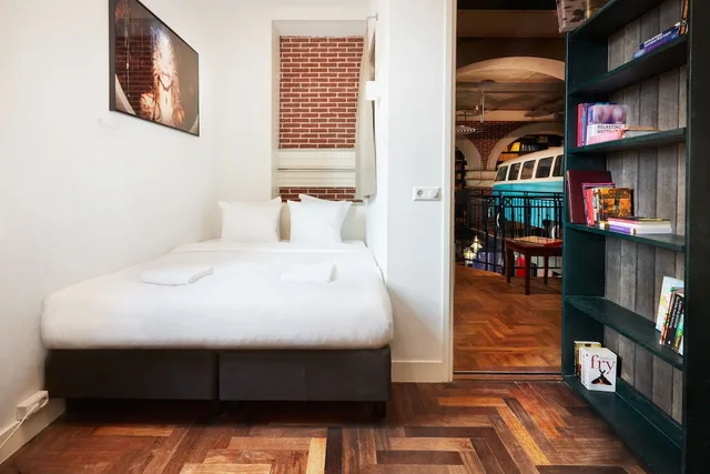 Basic, Double Bed, Xl، Hotel Not Hotel 4/10