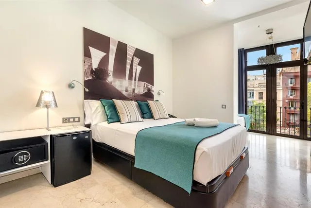 غرفة بريميوم رباعية، HOTEL NEXT TO 2/3