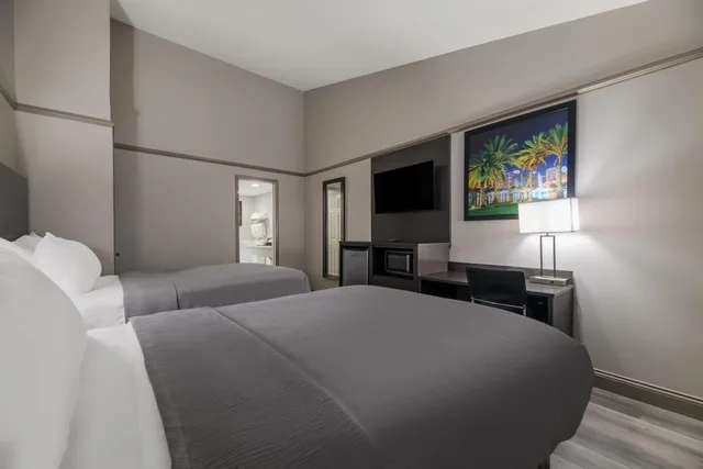 Room, Quadruple, Smoking, Quality Inn & Suites Altamonte Springs Orlando-North 4/10