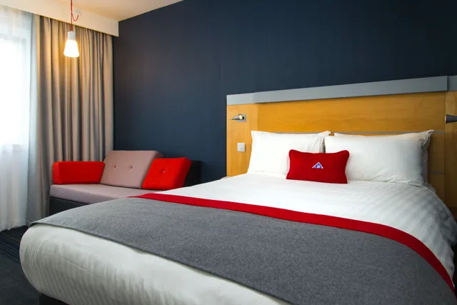 غرفة قياسية بسرير مزدوج مع أريكة، Holiday Inn Express Bedford 4/9