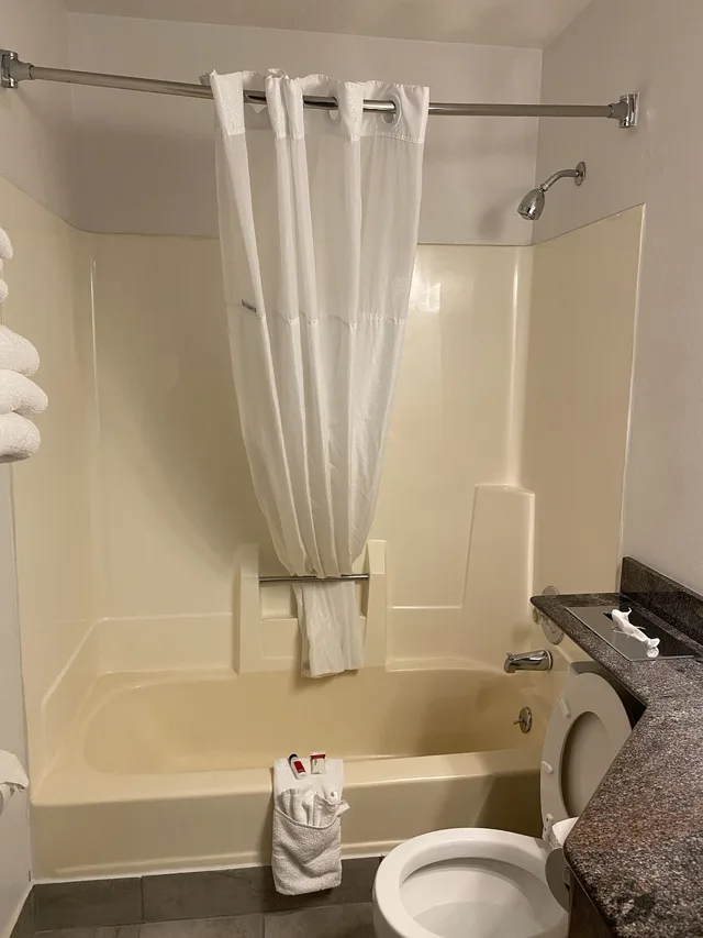 غرفة بسريرين كوين، Travelodge by Wyndham La Porte/Michigan City Area 4/4