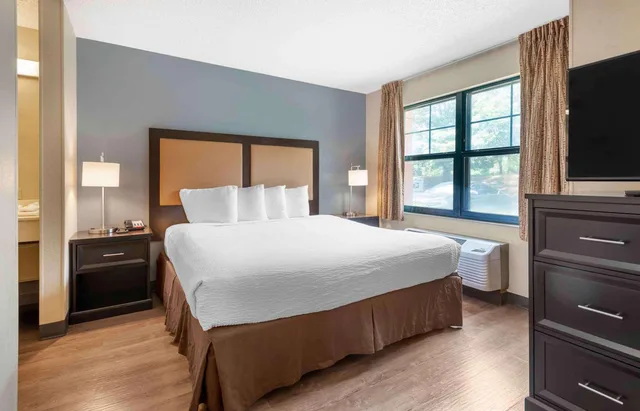 استوديو ديلوكس بسرير كينج، Extended Stay America Suites Princeton - West Windsor 4/10