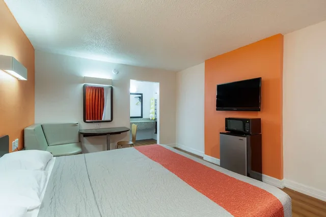 غرفة ديلوكس بسرير كينج للمدخنين، Motel6 Houston Tx East 1/9