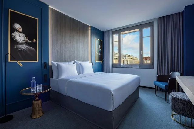 غرفة بسرير كينج بإطلالة، Hotel Luc Autograph Collection 4/7