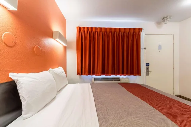 غرفة بسرير كوين للمدخنين، Motel6 Garland, TX - Dallas 10/10