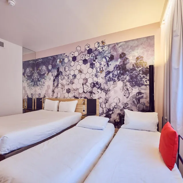 Family, Double Bed, a&o Manchester City Centre 3/6