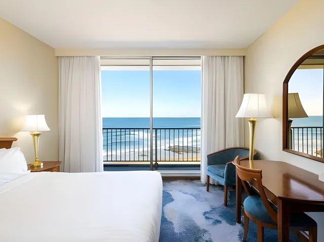 Middle, Ocean View, Noahs On The Beach 1/1