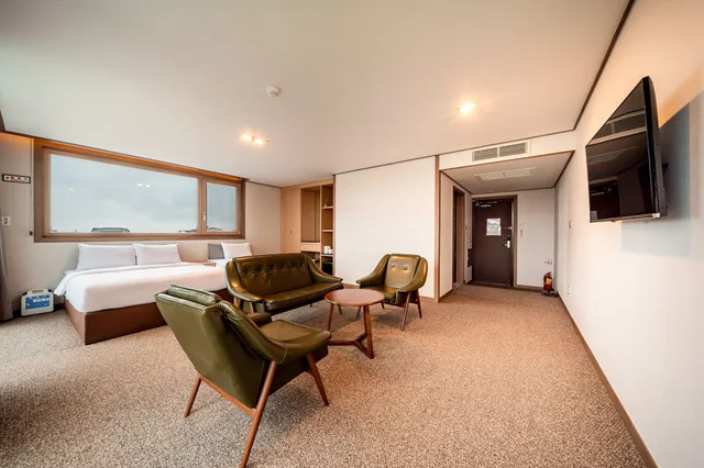 غرفة سوبيريور صغيرة بسرير كوين وسرير فردي، Sunrise Hotel Sungsan 8/10