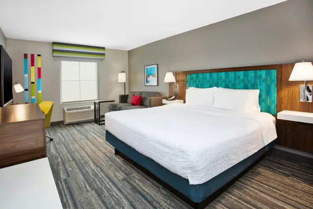 Study, King Bed، Hampton Inn & Suites - Cape Coral/Fort Myers Area, FL 2/4