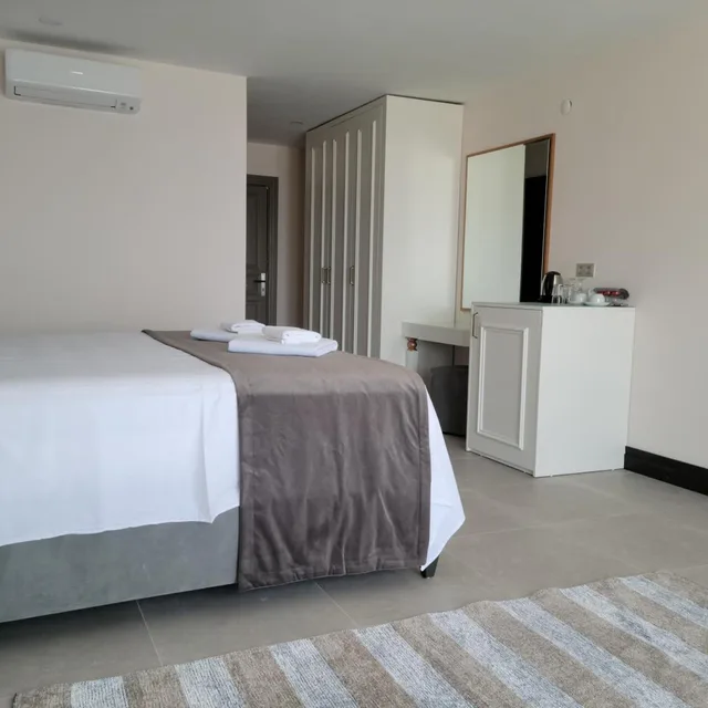 Room, King Bed, Sea View, Mediteran Hotel 8/10
