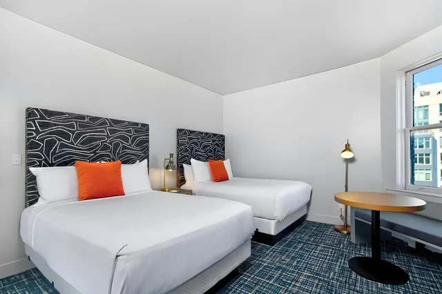 غرفة تنفيذية، Hotel Garrett 1/1