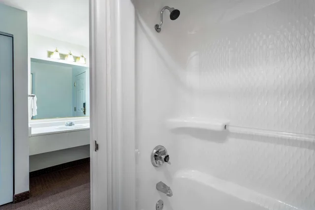 Studio, Suite, The Inn at Lander, Travelodge by Wyndham 2/5