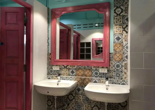 سكن مشترك مختلط بثمانية أسرّة، Merge Hostel 1/2