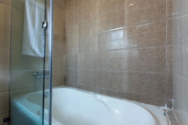 شقة بريميوم بسرير كوين بحوض استحمام، Suite Homes 6/7