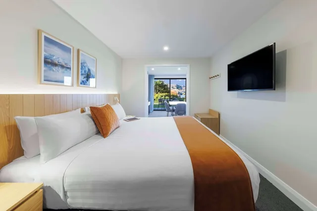 3 Bedrooms, Apartment, Twin Beds, 2 King Beds, Lake Side، Avani Queenstown Hotel 1/10