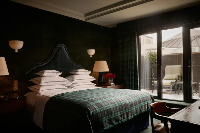 جناح بشرفة، 100 Princes Street (formerly the Royal Overseas League Hotel) 2/3