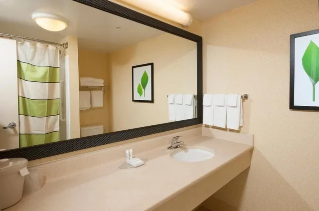 غرفة بسريرين كوين، Fairfield Inn And Suites Brunswick 8/10