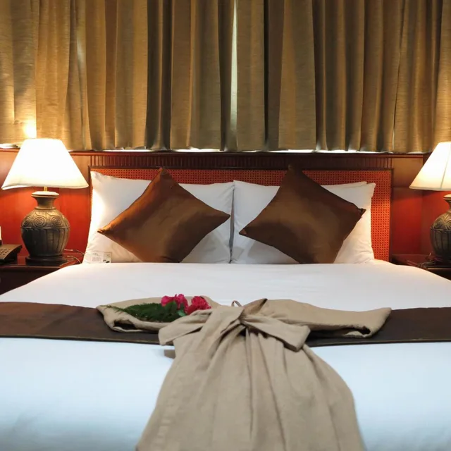غرفة تنفيذية، The Grand Sathorn 6/8