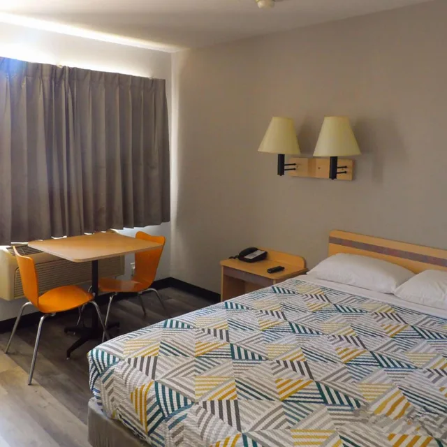 غرفة بسرير كوين لذوي الإعاقة، Motel6 Ontario, OR 3/5