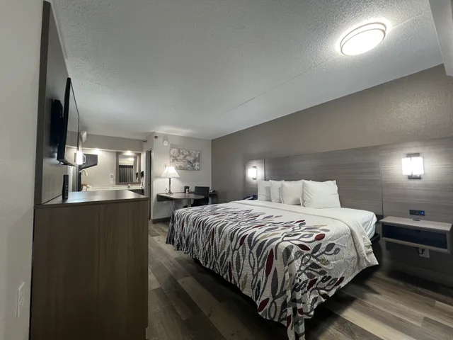 غرفة قياسية بسرير كينج، Red Roof Inn Lexington South 3/4