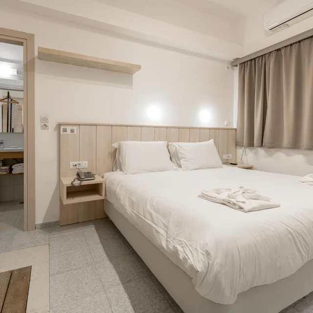 غرفة بسرير مزدوج أو سريرين منفصلين، Iakinthos Tsilivi Beach 2/9
