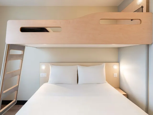 غرفة بسرير مزدوج وسرير بطابقين، Ibis Budget Issy Les Moulineaux 5/10
