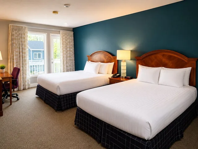 غرفة قياسية بسريرين كوين، Dundee Resort And Golf Club 2/8