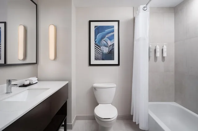 جناح بسرير كينج وسريرين مزدوجين بغرفتي نوم، Embassy Suites by Hilton Charlotte Concord Golf Resort & Spa 10/10
