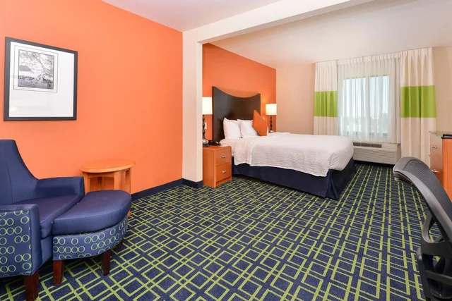Room, King Bed, Bathtub, Accessible, Fairfield Inn Suites Denver Aurora Parker 4/6