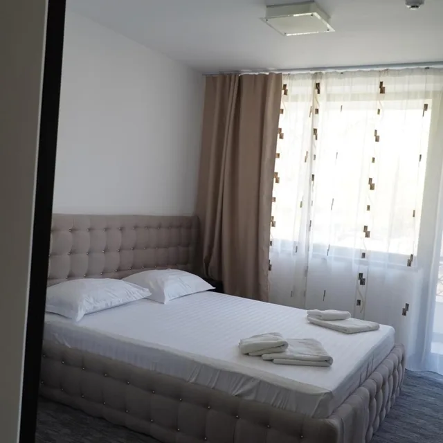غرفة سوبيريور بسرير مزدوج بشرفة، Hotel Siret 5/10